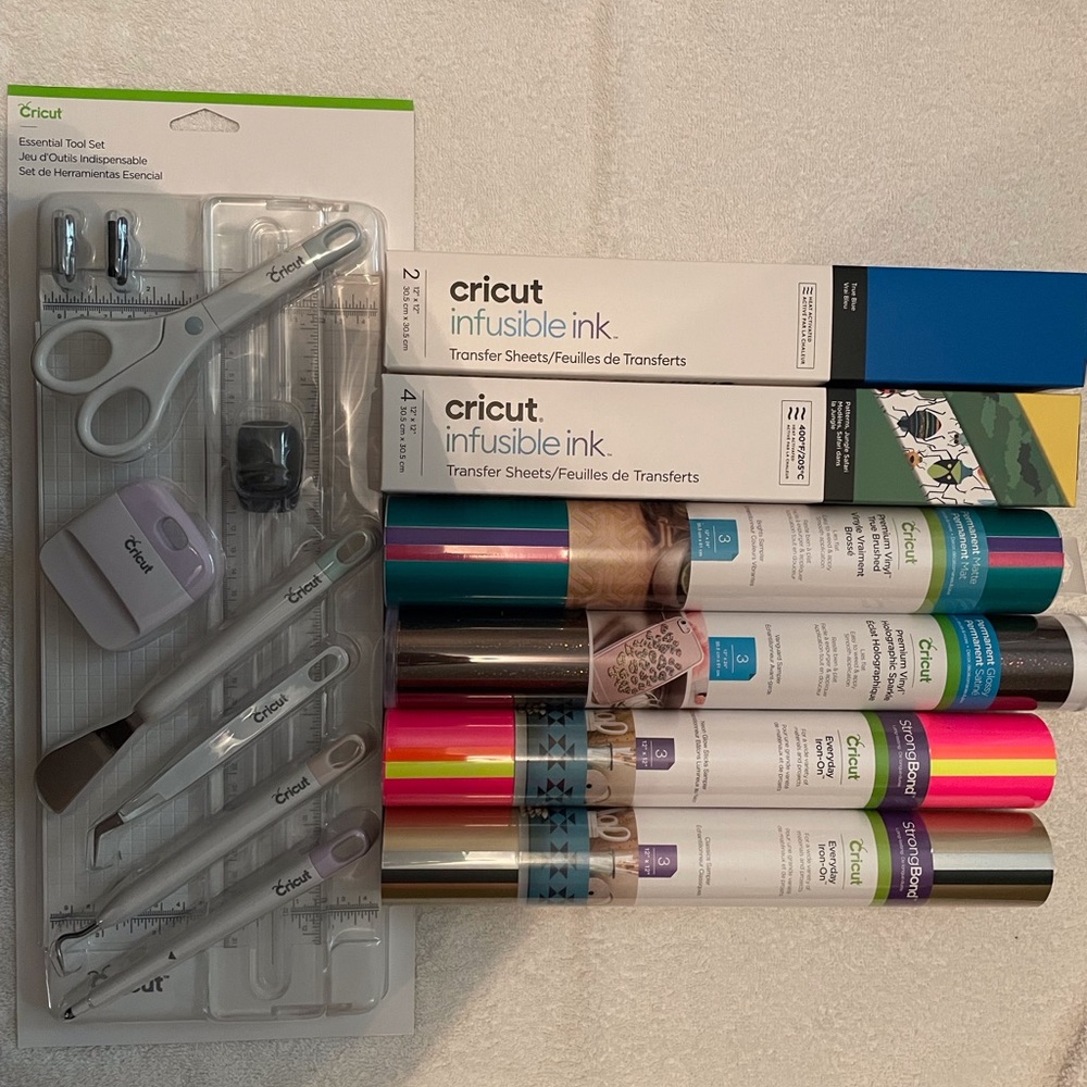 Cricut Bundle (Lot #3)